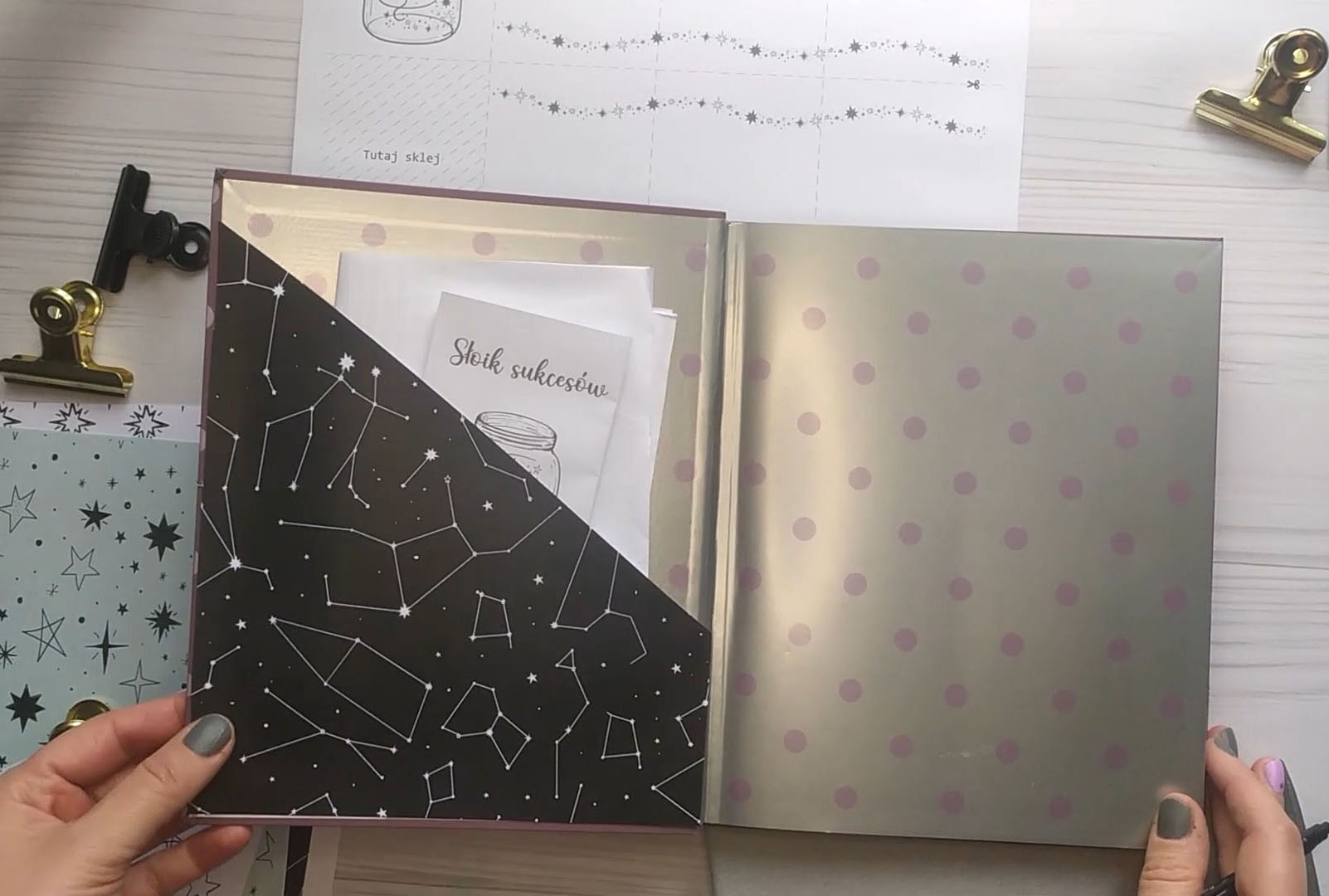 słoik sukcesów w kieszeni planera